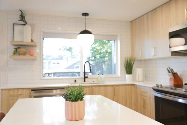 Building Photo - 3921 I St