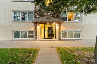 Building Photo - 1526 S 51st Ct