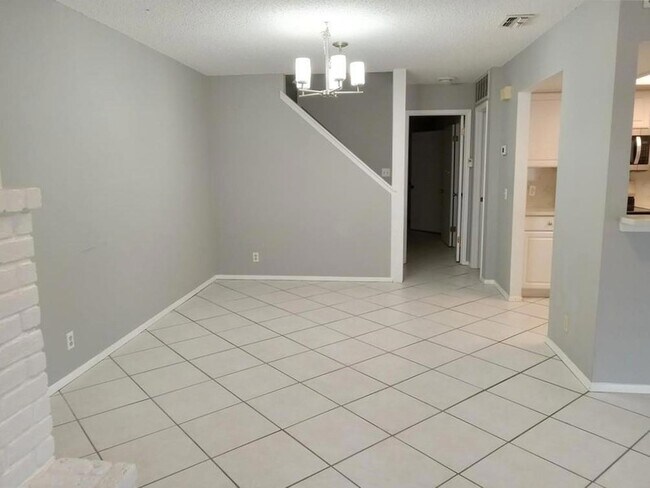 Foto del edificio - 910 E Meadowmere Ln