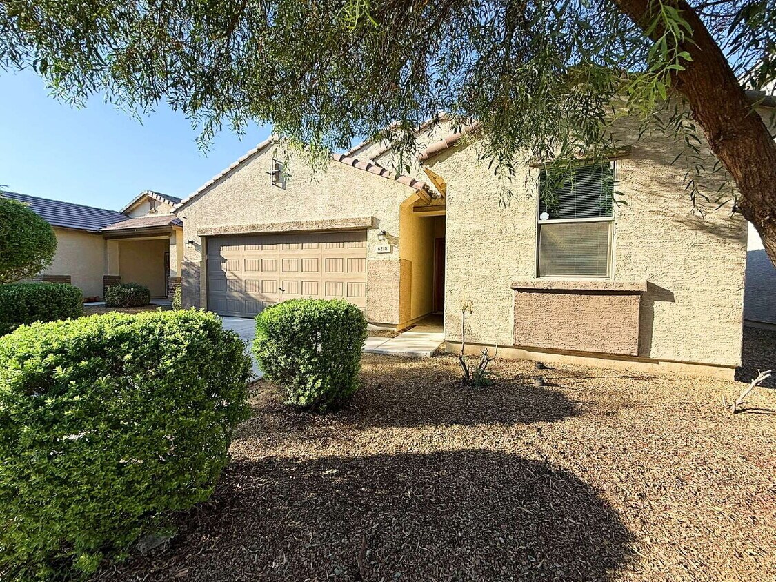Primary Photo - "Charming 3-Bedroom Oasis with 2 Baths & S...