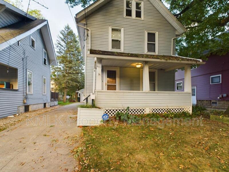 Primary Photo - 2209 26th St SW