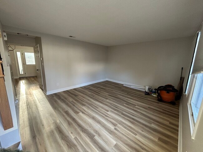 Building Photo - 1524 Waybridge Ln