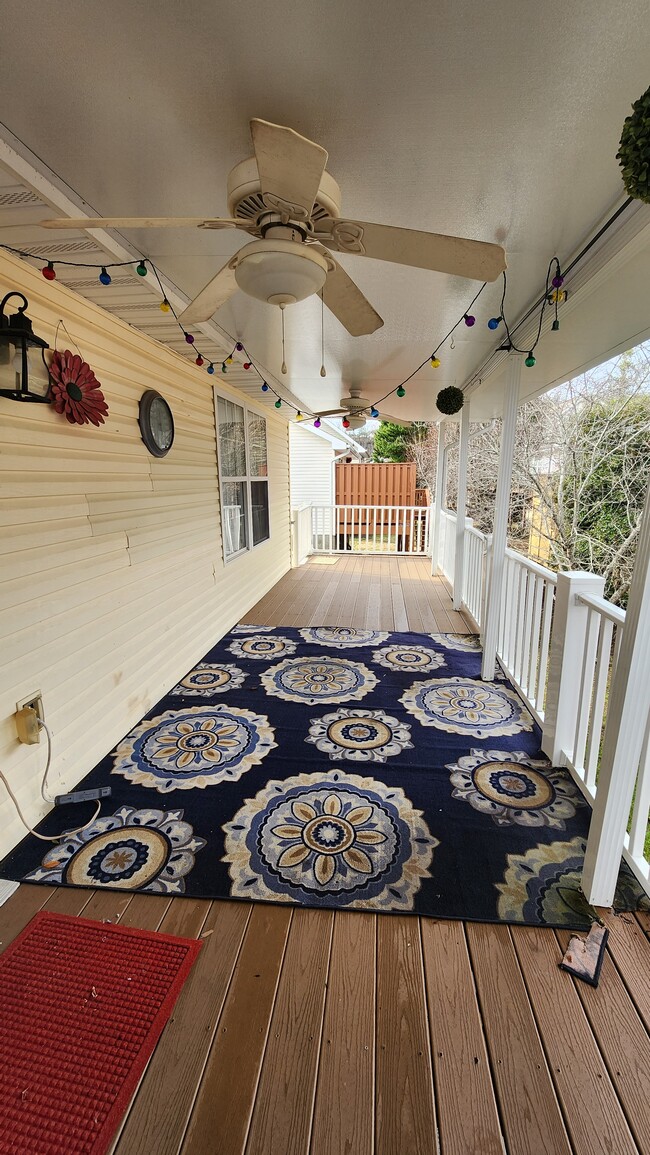 back covered deck - 833 Plantation Dr