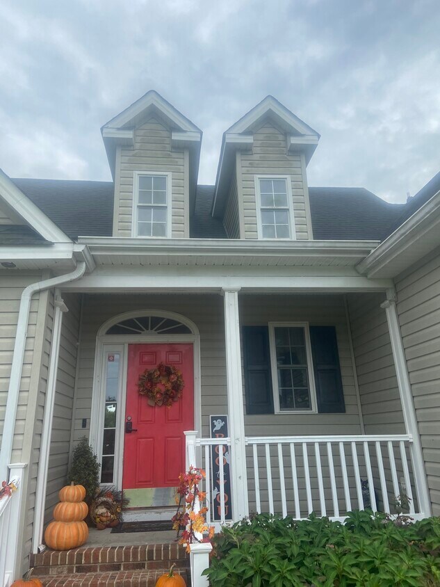 Primary Photo - 134 Cottonwood Dr