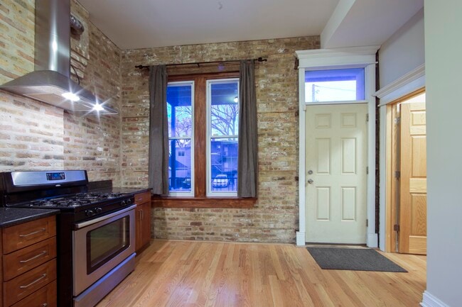 Building Photo - 2609 W Potomac Ave