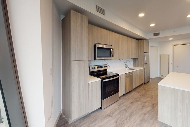 Interior Photo - One Hundred Above the Park
