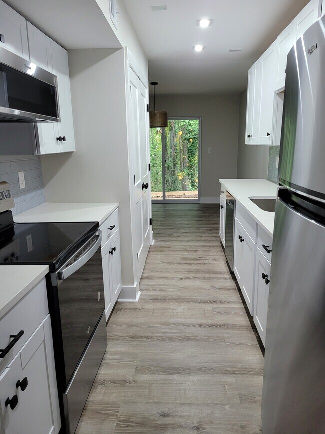 Building Photo - 24 Cobblestone Creek
