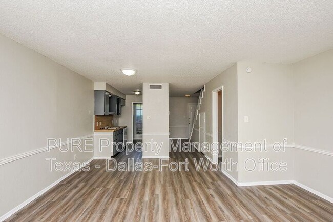 Foto del edificio - 1128 Highbush Dr