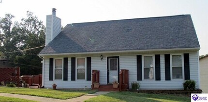 Building Photo - 927 Woods Hollow Dr