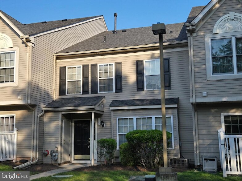 Primary Photo - 1302 Black Walnut Dr
