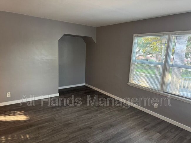 Building Photo - 5117 E The Toledo