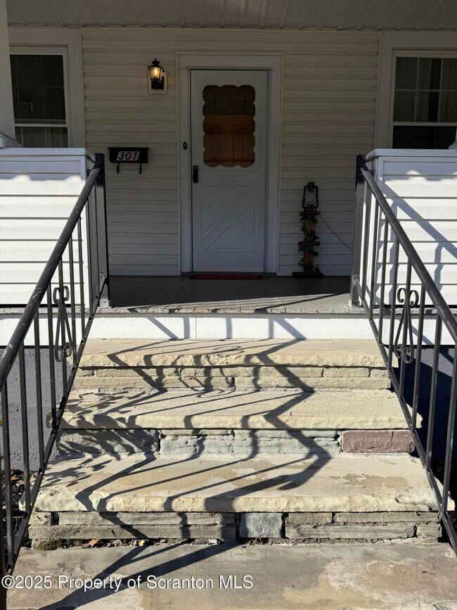 Foto del edificio - 301 Monument Ave