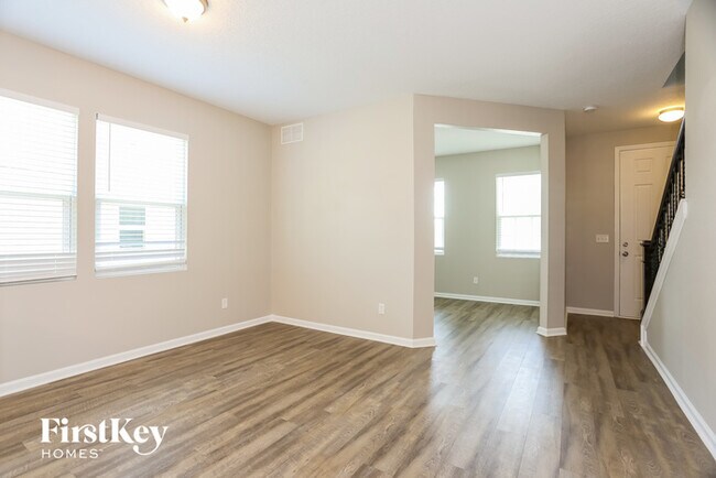 Foto del edificio - 390 Auburn Oaks Rd E
