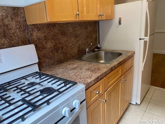 Building Photo - 104-21 68th Dr