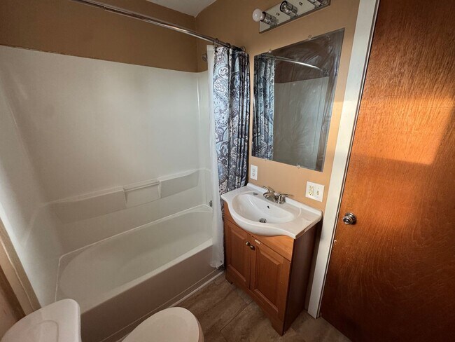 Foto del edificio - 2 bed 1 bath house.