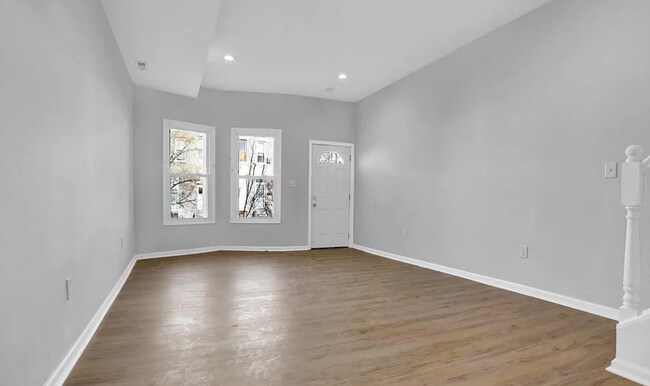 Foto del edificio - Beautifully Updated Townhome in Prime Location – Move-In Ready!