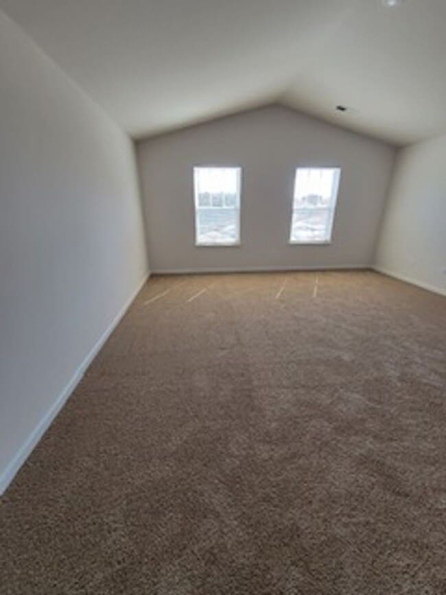 Building Photo - Beautiful, newer home in a peaceful Candle...