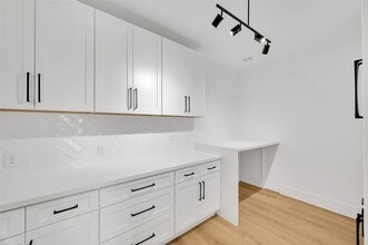 Building Photo - 15181 Frst Grv Dr