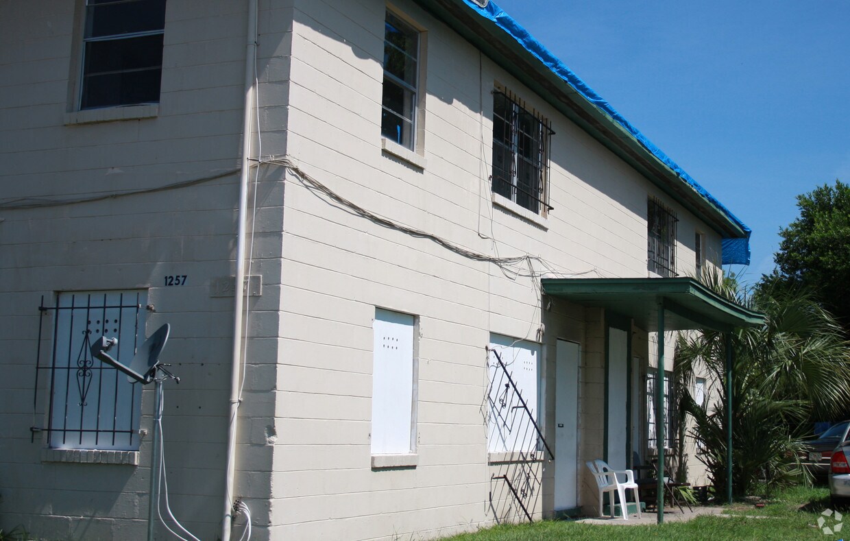 Foto del edificio - 1257 W 16th St