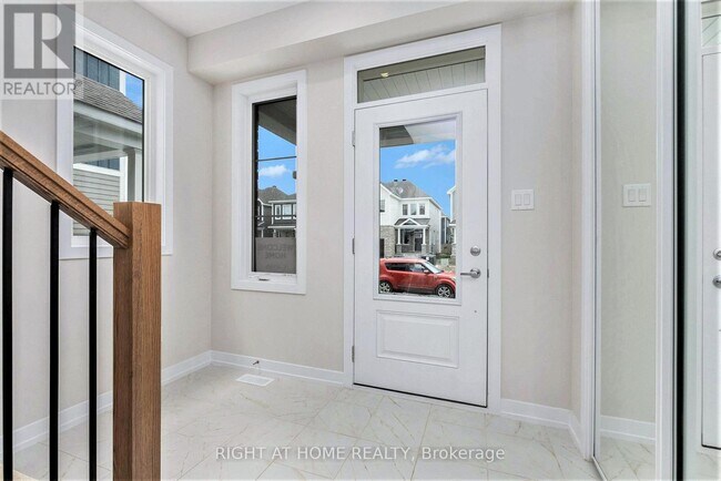 Photo du bâtiment - 73 Hackamore Cres