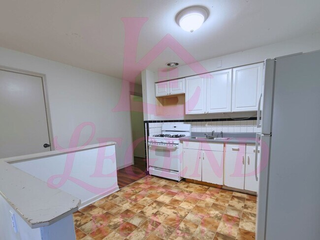 Foto del edificio - 3 Bedroom, 2 Bath Home with Bonus Room & Double Driveway