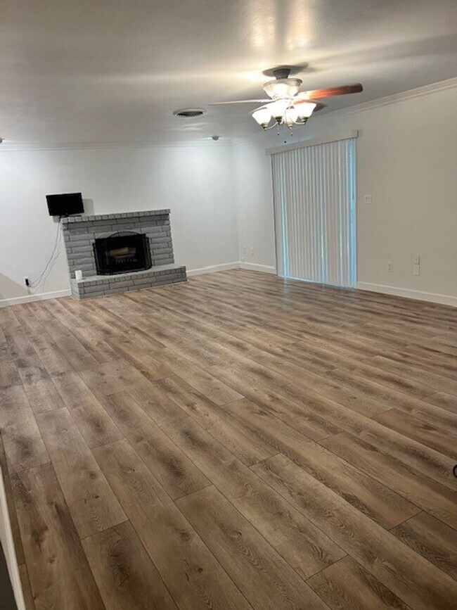 Building Photo - 8908 Thurber Ln