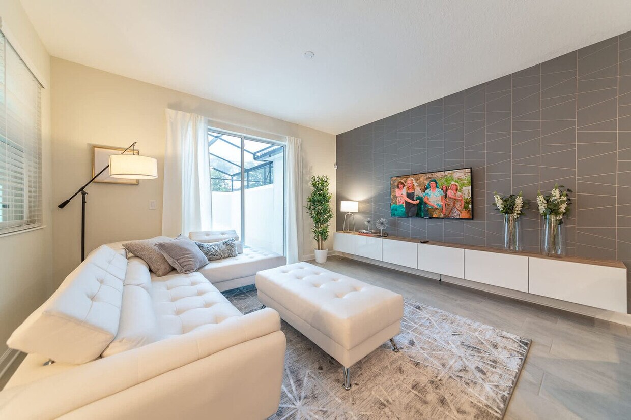 Foto principal - 5025 Windermere Ave