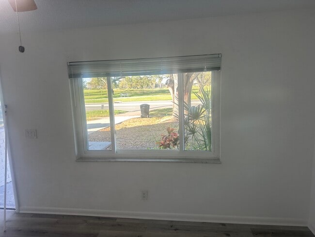 Photo - 732 62nd Ave N House