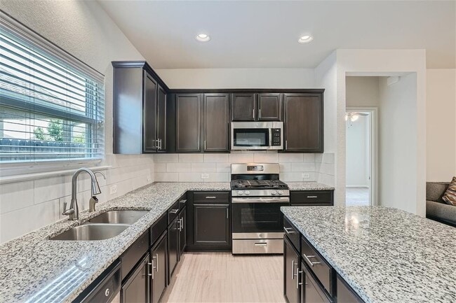 Building Photo - 821 Durness Dr