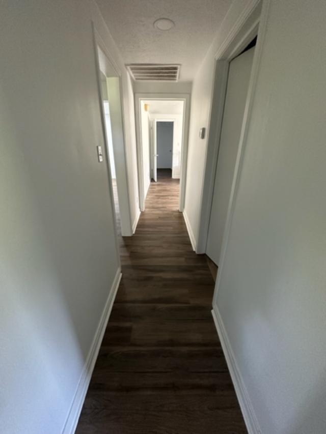 Foto del edificio - 14595 Labelle Rd