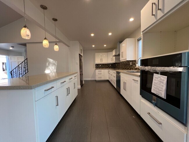 Foto del edificio - 3893 Middlefield Rd