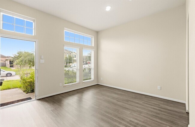 Foto del edificio - 6131 Carpenters Cove Ln