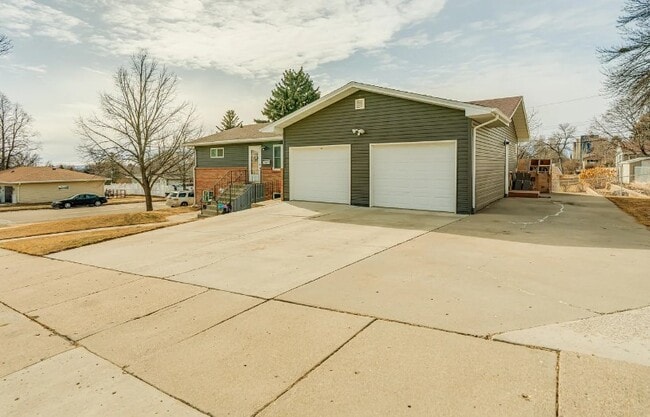 Building Photo - 1602 N 17th St