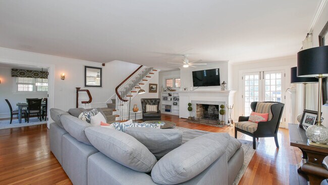 Foto del edificio - 6104 Ventnor Ave