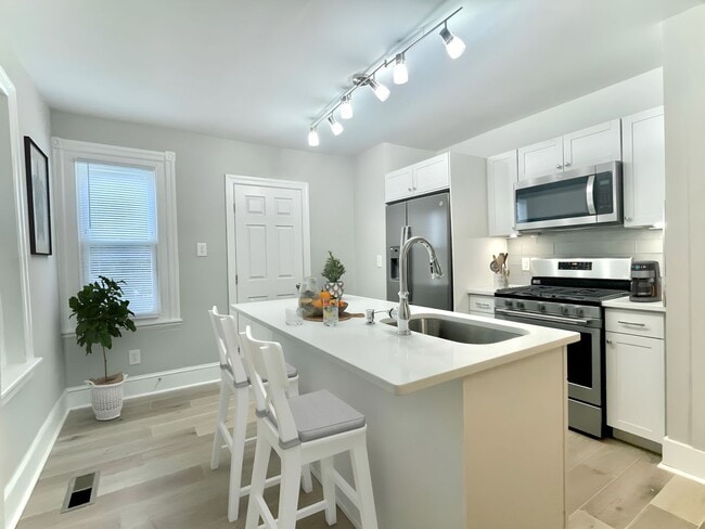 Photo - 710 W Railroad Ave. House