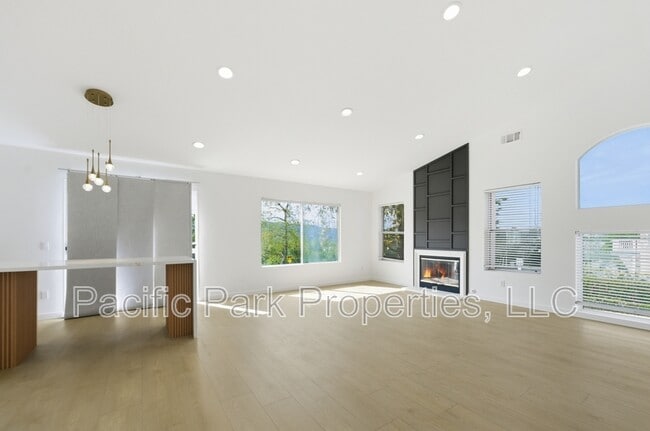 Foto del edificio - 35 Deerborn Dr