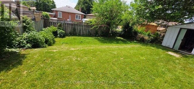 Building Photo - 30 Canlish Rd