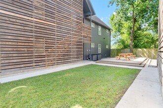Building Photo - 3426 Tuam St