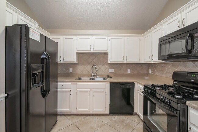 Building Photo - 11742 Yearling Dr