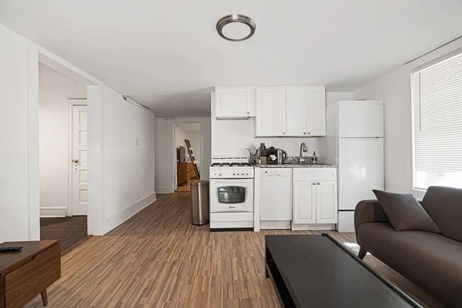 Opción de cocina amueblada - 4907 Atlantic Ave