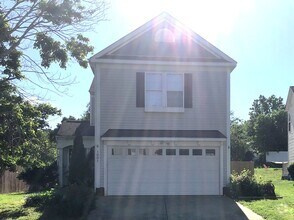 Building Photo - 1001 Great Falls Dr