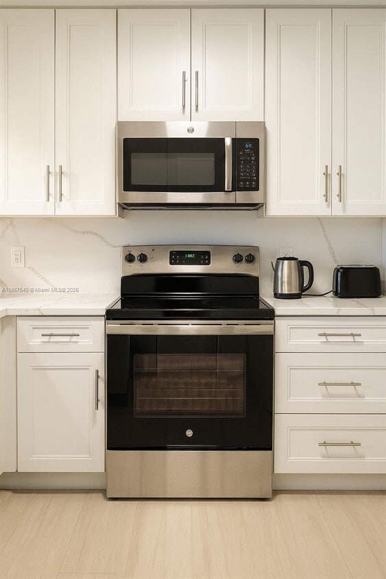 Foto principal - 10501 W Broward Blvd