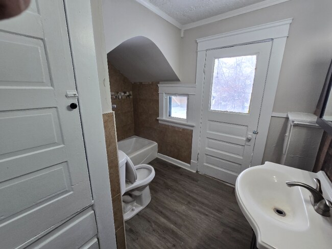 Foto del edificio - 1724 Cliffview Rd