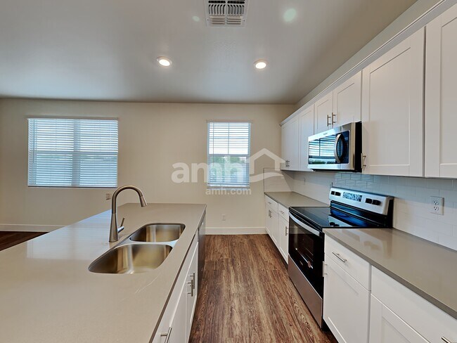 Building Photo - 21371 S 231st Way