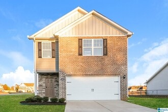 Building Photo - 1001 Pilgrim Ln