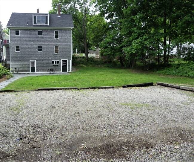 Building Photo - 60 Pleasant St