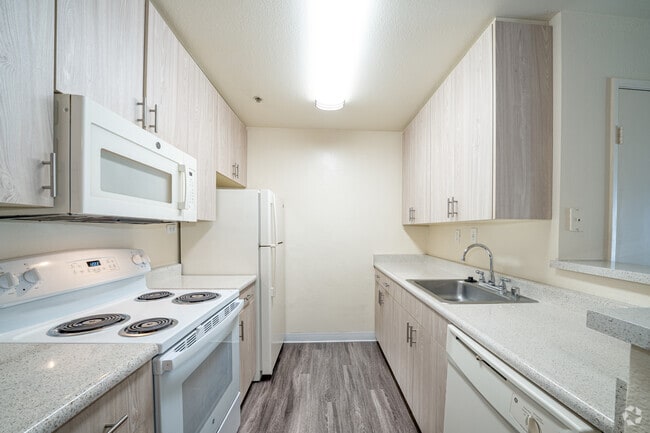 2BR, 2BA - 886SF - Kitchen - PORTOLA MEADOWS