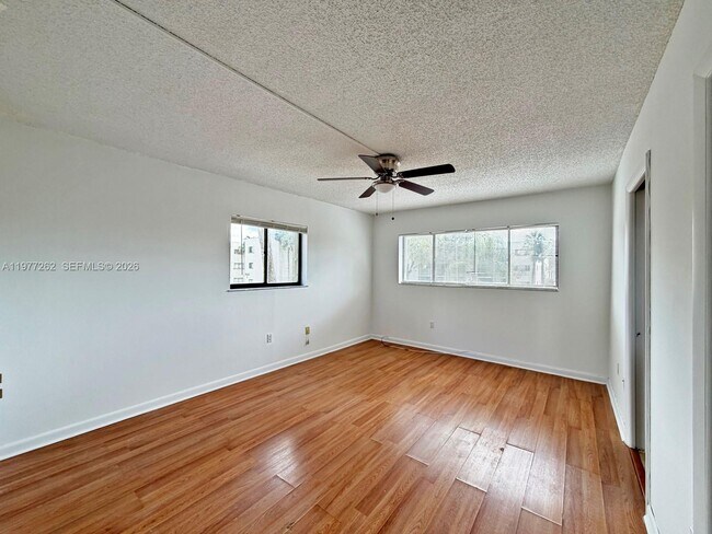 Foto del edificio - 8075 SW 107th Ave