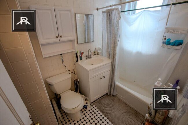 Building Photo - 4 bedroom in Allston MA 02134