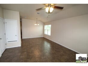 Building Photo - 917 Brookview Dr